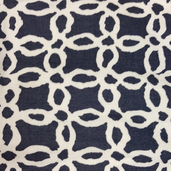 Gray and White patterned 5” shorts Merona size 8 - Picture 5 of 6